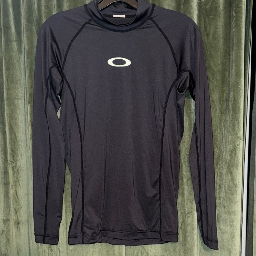 Oakley Men's Black Rash Guard